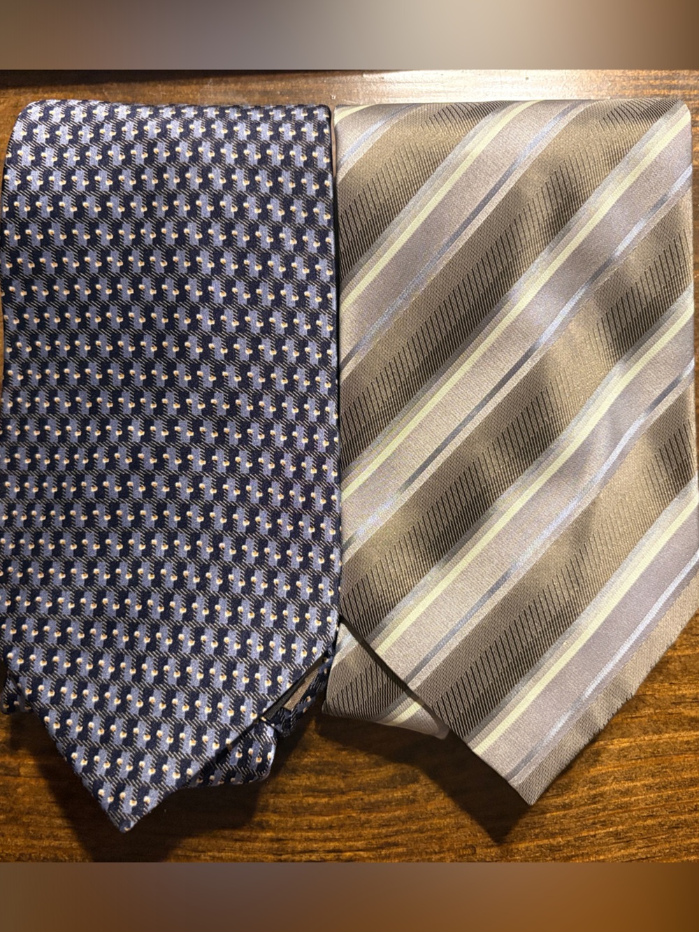 2-Men's Silk Ties Set - Blue Perry Ellis and Green Kenneth Cole